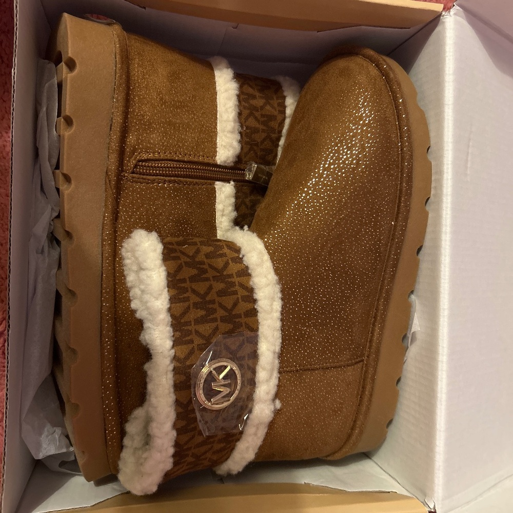 MICHAEL Micheal KORS Brand New Boots